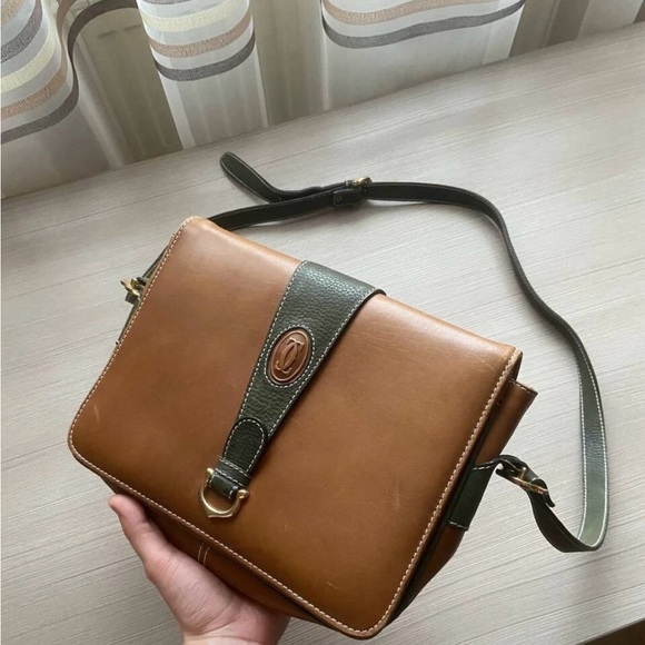 Cartier vintageTan/ Green Nubuck detailing  Leather luxury classic messenger Bag - Picture 3 of 11